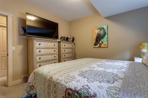 1386 Wilmot Avenue, Kelowna, BC - Indoor Photo Showing Bedroom