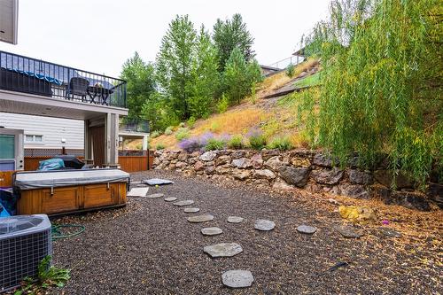 1386 Wilmot Avenue, Kelowna, BC - Outdoor