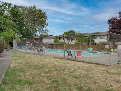 3582 Tillicum Rd, Saanich, BC 