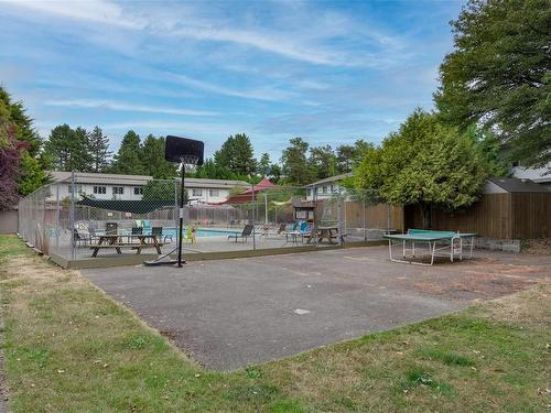 3582 Tillicum Rd, Saanich, BC 