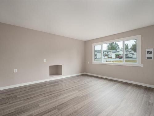 1190 Stuart Pl, Ladysmith, BC - Indoor Photo Showing Other Room