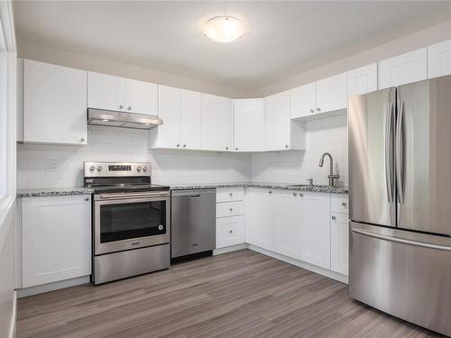 1190 Stuart Pl, Ladysmith, BC - Indoor Photo Showing Kitchen