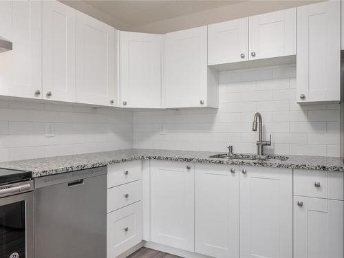 1190 Stuart Pl, Ladysmith, BC - Indoor Photo Showing Kitchen With Upgraded Kitchen