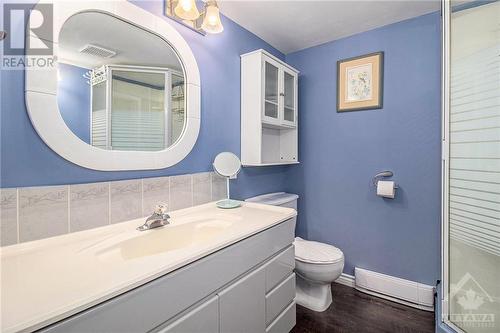 92 Jasper Avenue, Smiths Falls, ON - Indoor Photo Showing Bathroom