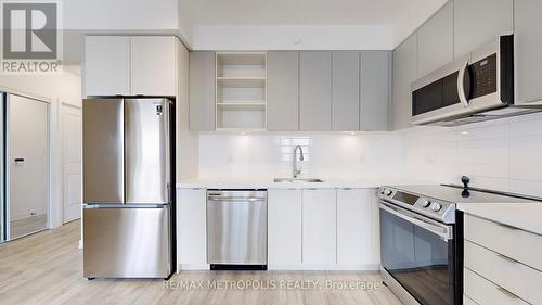 1609A - 4675 Metcalfe Avenue, Mississauga (Central Erin Mills), ON - Indoor Photo Showing Kitchen With Stainless Steel Kitchen With Upgraded Kitchen