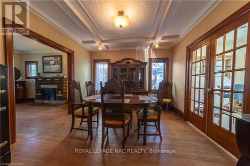 5008 Valley Way, Niagara Falls, ON - Indoor Photo Showing Dining Room