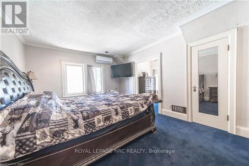 5008 Valley Way, Niagara Falls, ON - Indoor Photo Showing Bedroom