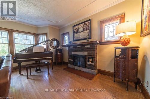 5008 Valley Way, Niagara Falls, ON - Indoor Photo Showing Other Room With Fireplace