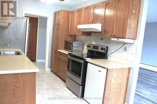 201 - 510 Queenston Road, Hamilton (Corman), ON - Indoor Photo Showing Kitchen