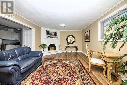 47 Monarch Park Drive, St. Catharines, ON - Indoor Photo Showing Living Room With Fireplace