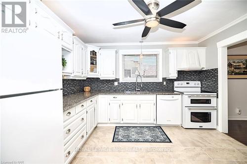 47 Monarch Park Drive, St. Catharines, ON - Indoor Photo Showing Kitchen