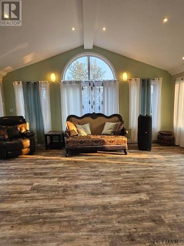 135 Jaguar Drive, Timmins (Mountjoy Rural), ON - Indoor Photo Showing Bedroom