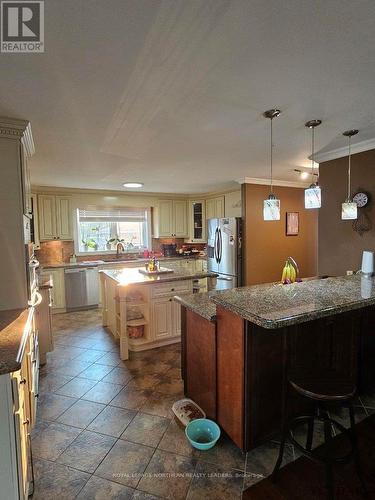 135 Jaguar Drive, Timmins (Mountjoy Rural), ON - Indoor Photo Showing Kitchen