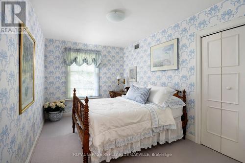 3020 First Street, Burlington (Roseland), ON - Indoor Photo Showing Bedroom