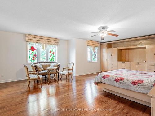 6 Boxwood Cres, Markham, ON - Indoor Photo Showing Bedroom