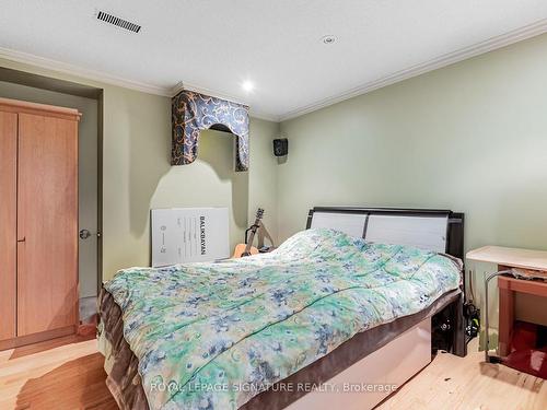 6 Boxwood Cres, Markham, ON - Indoor Photo Showing Bedroom