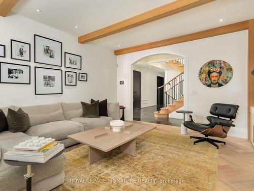 28 Queen Mary'S Dr, Toronto, ON - Indoor Photo Showing Living Room