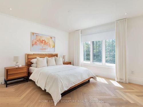 28 Queen Mary'S Dr, Toronto, ON - Indoor Photo Showing Bedroom