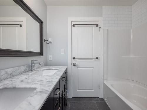 1188 Stuart Pl, Ladysmith, BC - Indoor Photo Showing Bathroom