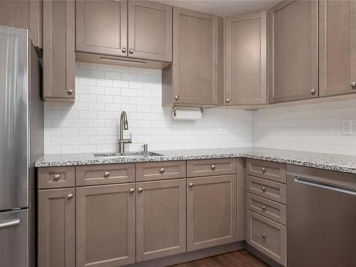 1188 Stuart Pl, Ladysmith, BC - Indoor Photo Showing Kitchen