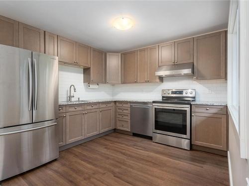 1188 Stuart Pl, Ladysmith, BC - Indoor Photo Showing Kitchen