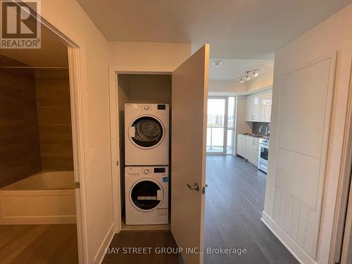 1112 - 188 Fairview Mall Drive, Toronto (Don Valley Village), ON - Indoor Photo Showing Laundry Room