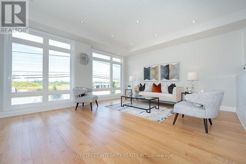 194 Moneypenny Place, Vaughan, ON - Indoor Photo Showing Living Room