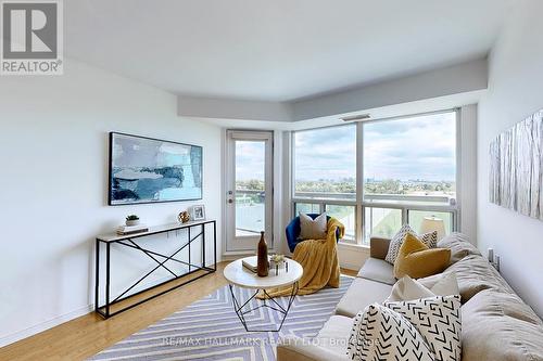 611 - 1030 Sheppard Avenue W, Toronto (Bathurst Manor), ON - Indoor Photo Showing Living Room