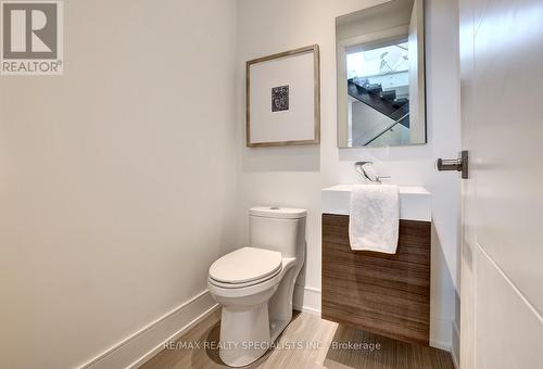 1310 Martley Drive, Mississauga, ON - Indoor Photo Showing Bathroom