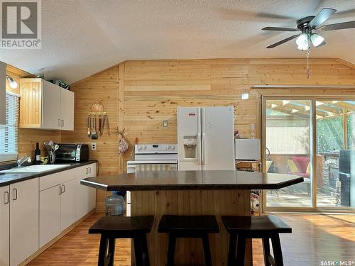 462 Green Avenue, Regina Beach, SK - Indoor Photo Showing Kitchen