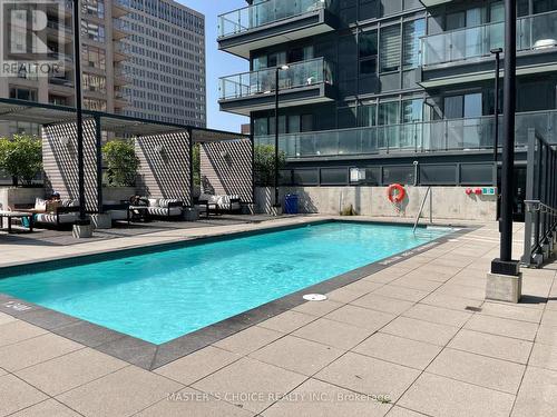 716 - 955 Bay Street, Toronto (Bay Street Corridor), ON - Outdoor With In Ground Pool