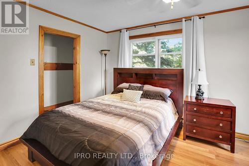 1027 Niagara Stone Road, Niagara-On-The-Lake, ON - Indoor Photo Showing Bedroom