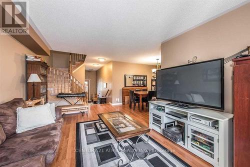 36 Bilbrough Street, Aurora (Bayview Northeast), ON - Indoor Photo Showing Living Room