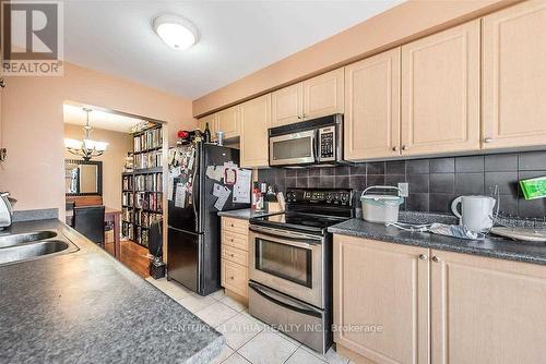 36 Bilbrough Street, Aurora, ON - Indoor Photo Showing Kitchen With Double Sink