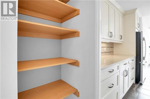 Pantry in kitchen - 40 Boteler Street Unit#604, Ottawa, ON - Indoor