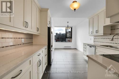 604 - 40 Boteler Street, Ottawa, ON - Indoor Photo Showing Kitchen