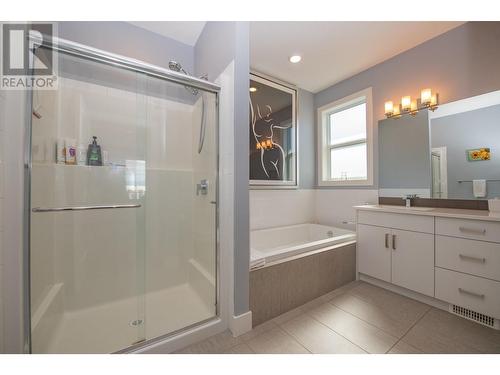 885 Mt Ida Drive, Vernon, BC - Indoor Photo Showing Bathroom