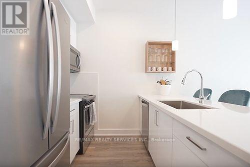 #47 - 294 Vine Street, St. Catharines, ON - Indoor Photo Showing Kitchen