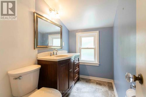 938 Danforth Avenue, Burlington (Bayview), ON - Indoor Photo Showing Bathroom