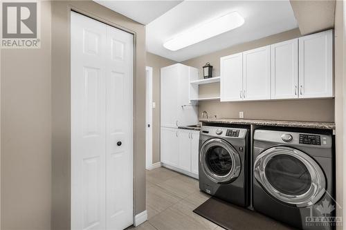 Laundry room - 3330 August Street, Ottawa, ON - Indoor Photo Showing Laundry Room