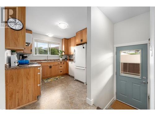 1240 Semlin Drive, Ashcroft, BC - Indoor Photo Showing Kitchen