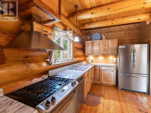 1130 Annie Lake Road, Whitehorse South, YT - Indoor Photo Showing Kitchen With Double Sink