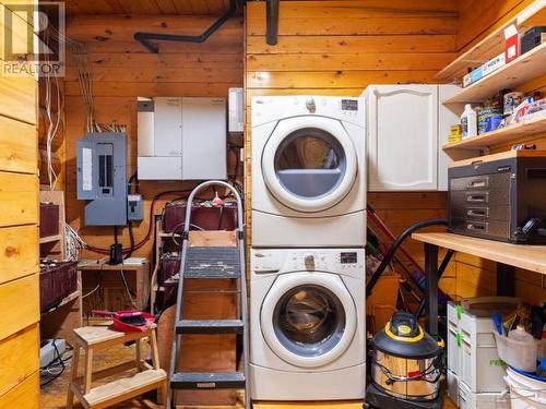 1130 Annie Lake Road, Whitehorse South, YT - Indoor Photo Showing Laundry Room