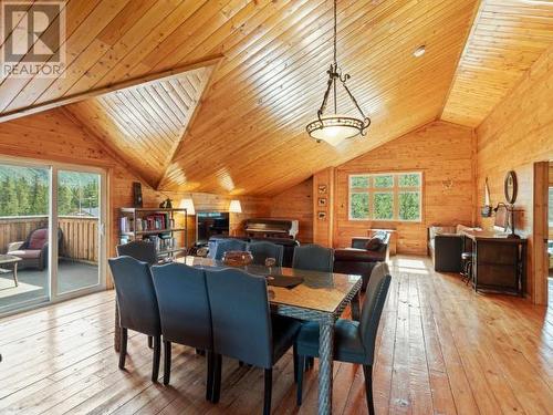 1130 Annie Lake Road, Whitehorse South, YT - Indoor Photo Showing Dining Room