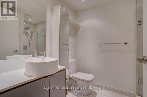 401 - 60 Colborne Street, Toronto (Waterfront Communities), ON - Indoor Photo Showing Bathroom