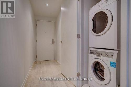 401 - 60 Colborne Street, Toronto (Waterfront Communities), ON - Indoor Photo Showing Laundry Room