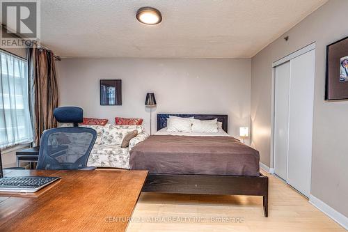 809 - 210 Victoria Street, Toronto (Church-Yonge Corridor), ON - Indoor Photo Showing Bedroom