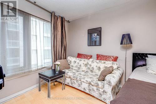 809 - 210 Victoria Street, Toronto (Church-Yonge Corridor), ON - Indoor Photo Showing Bedroom