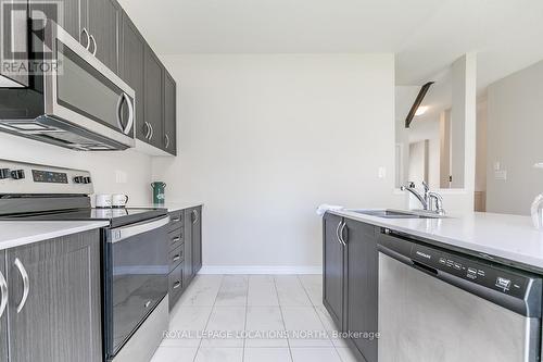 7 Sandhill Crane Drive, Wasaga Beach, ON - Indoor Photo Showing Kitchen