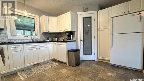 362 35Th Street, Battleford, SK - Indoor Photo Showing Kitchen